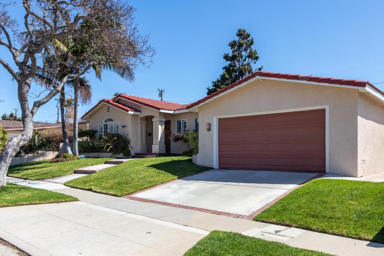Stunning, Quiet Pvt Luxe Home! King Bed, Jacuzzi, Fire Pit, Bbq! Beautiful! Villa *