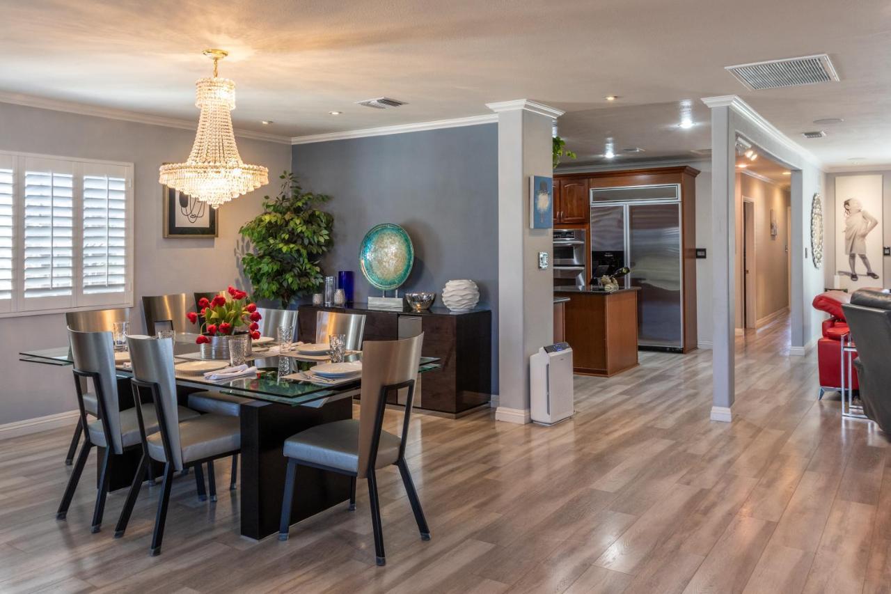 Villa Stunning, Quiet Pvt Luxe Home! King Bed, Jacuzzi, Fire Pit, Bbq! Beautiful!